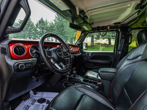Used 2022 Jeep Gladiator Rubicon w/ Cold Weather Group AWD/4WD image 9