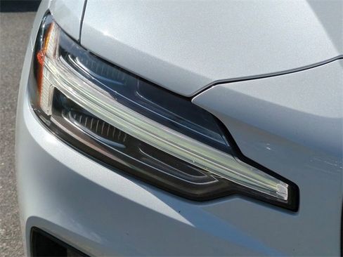 Certified 2024 Volvo S60 B5 Core image 10