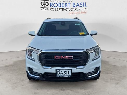 Used 2023 GMC Terrain SLE w/ Driver Convenience Package image 8