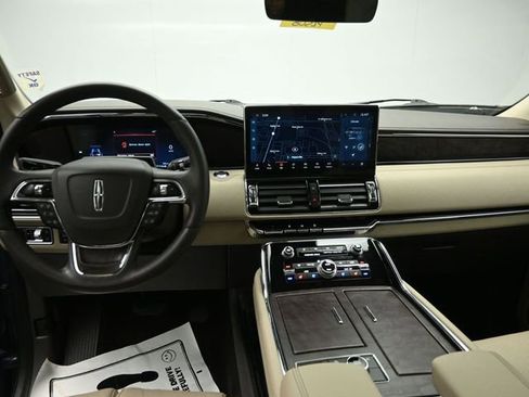 Certified 2023 Lincoln Navigator Reserve AWD/4WD image 23