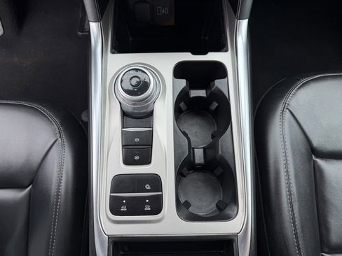 Used 2023 Ford Explorer XLT w/ Equipment Group 202A image 19