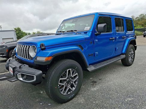 New 2025 Jeep Wrangler Sahara image 2