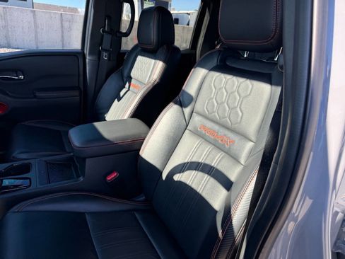 Used 2023 Nissan Frontier PRO-4X w/ Pro-4X Premium Package image 18