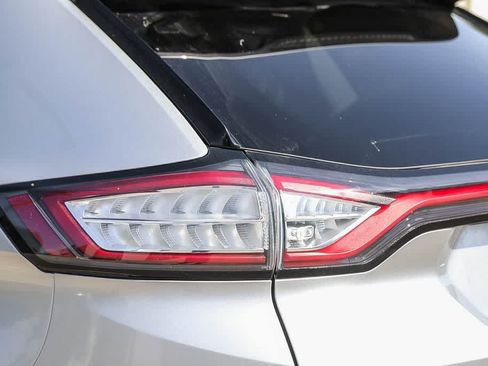 Used 2018 Ford Edge Titanium w/ Equipment Group 302A FWD image 8