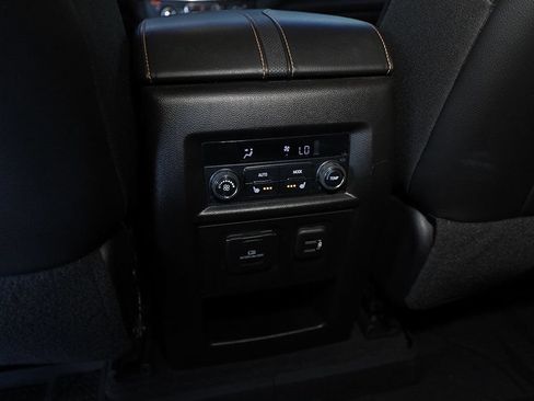 Used 2019 Chevrolet Traverse Premier w/ Redline Edition FWD image 16
