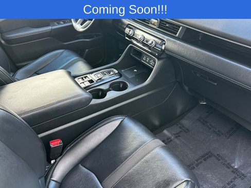 Used 2025 Honda Pilot EX-L image 18