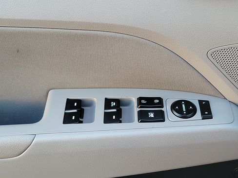 Used 2020 Hyundai Elantra Value Edition FWD image 15