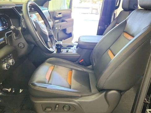 Used 2025 GMC Sierra 1500 AT4 w/ Technology Package AWD/4WD image 23