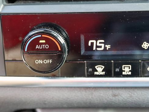 Used 2024 Nissan Rogue SV image 23