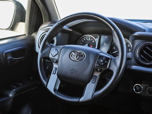 Certified 2023 Toyota Tacoma TRD Off-Road image 16