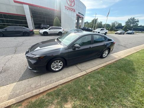 Used 2025 Toyota Camry LE w/ Convenience Package FWD image 3