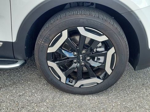 Used 2025 Kia Telluride S FWD image 7
