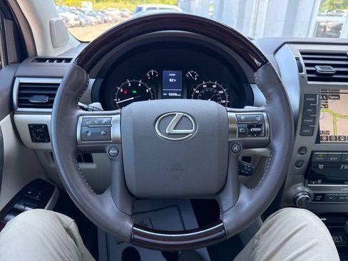 Used 2018 Lexus GX 460 Premium w/ Premium Package AWD/4WD image 19