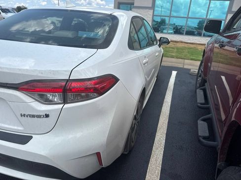 Used 2020 Toyota Corolla LE FWD image 4