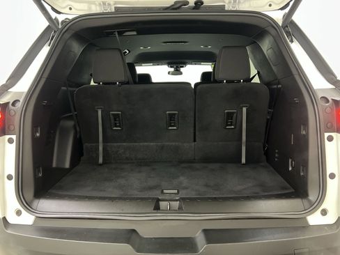 Used 2022 Chevrolet Traverse LT image 24