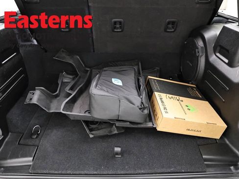 Used 2023 Jeep Wrangler Unlimited w/ Sun & Screen Package image 40