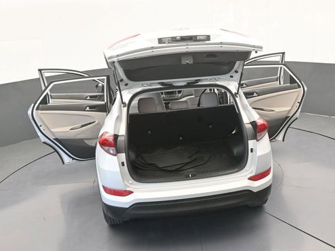 Used 2017 Hyundai Tucson SE image 64