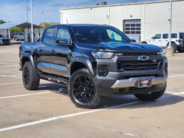 Used 2026 Chevrolet Colorado Trail Boss AWD/4WD image 2