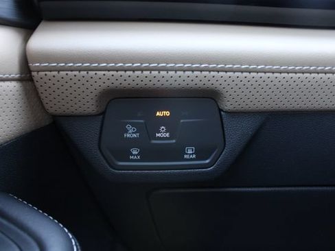 New 2026 Volkswagen Atlas Cross Sport SE AWD/4WD image 10