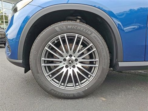 Certified 2025 Mercedes-Benz GLC 300 4MATIC image 8
