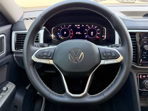 Used 2023 Volkswagen Atlas SE w/ Panoramic Sunroof Package AWD/4WD image 9