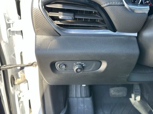 Used 2022 Chevrolet Traverse Premier w/ LPO, Floor Liner Package AWD/4WD image 18