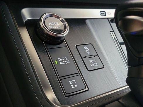 Used 2024 Lexus GX 550 w/ Accessory Package (31) AWD/4WD image 26
