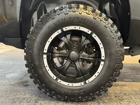 Used 2013 Chevrolet Avalanche LT w/ Suspension Package, Off-Road AWD/4WD image 28