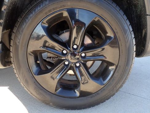 Used 2020 Jeep Compass Latitude FWD image 8
