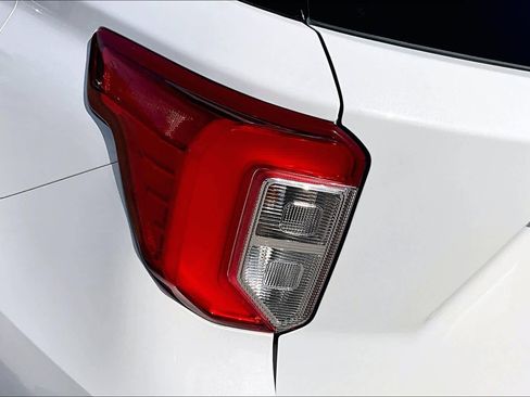 Used 2023 Ford Explorer XLT w/ Equipment Group 202A image 29