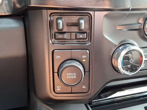 New 2026 Ford F250 Lariat w/ Black Appearance Package AWD/4WD image 16
