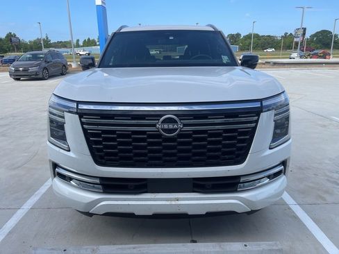 Used 2025 Nissan Armada SL w/ Captain's Chari Seat Package image 2