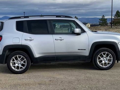 Certified 2019 Jeep Renegade Latitude image 9