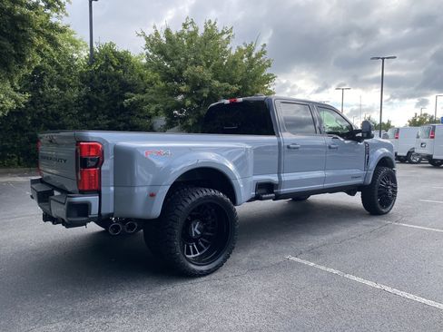 Used 2025 Ford F450 Platinum w/ FX4 Off-Road Package AWD/4WD image 9