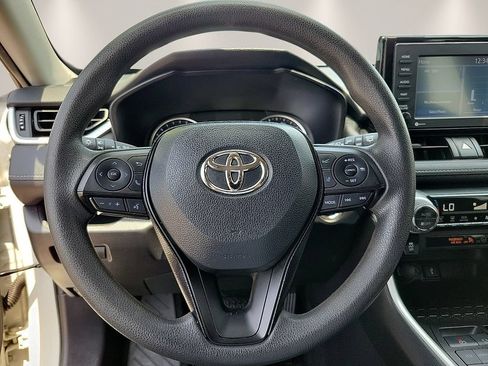 Used 2021 Toyota RAV4 XLE FWD image 19