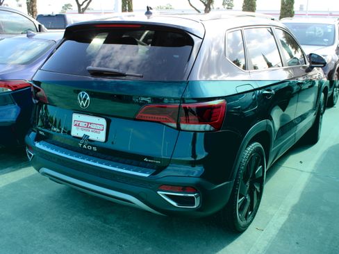 Used 2024 Volkswagen Taos SEL AWD/4WD image 10