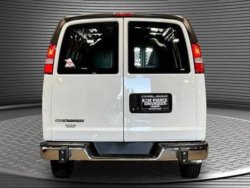 Used 2022 Chevrolet Express 2500 w/ Driver Convenience Package RWD image 5