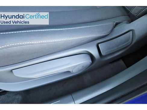 Certified 2025 Hyundai Elantra Sport image 30