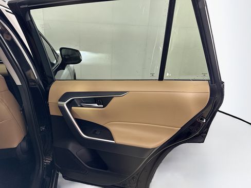 Used 2025 Toyota RAV4 XLE Premium FWD image 30