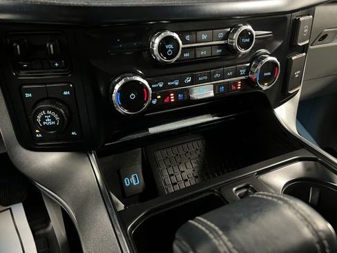 Used 2023 Ford F150 Limited image 35