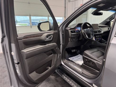 Used 2022 Chevrolet Suburban Z71 w/ Max Trailering Package AWD/4WD image 9