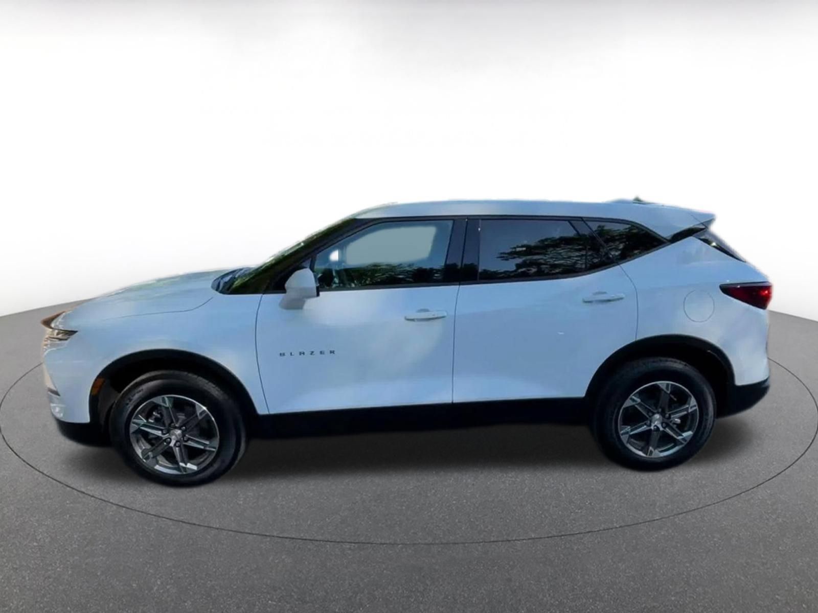 Used 2026 Chevrolet Blazer LT FWD image 7