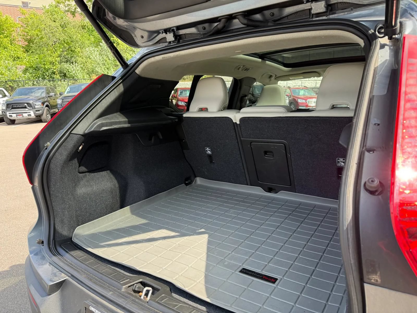 Used 2019 Volvo XC40 T5 Momentum AWD/4WD image 14