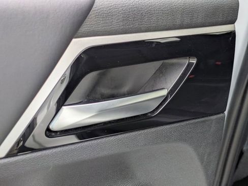 Used 2025 Mitsubishi Outlander SE FWD image 26
