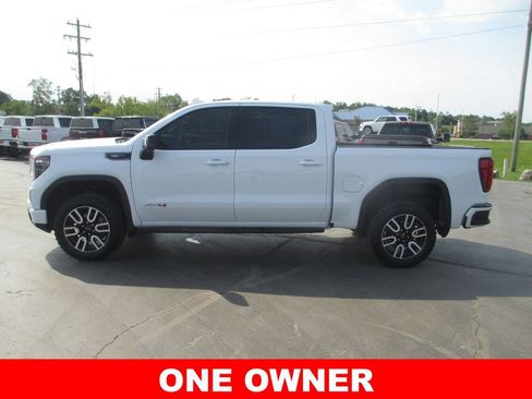 Used 2024 GMC Sierra 1500 AT4 w/ Technology Package AWD/4WD image 11
