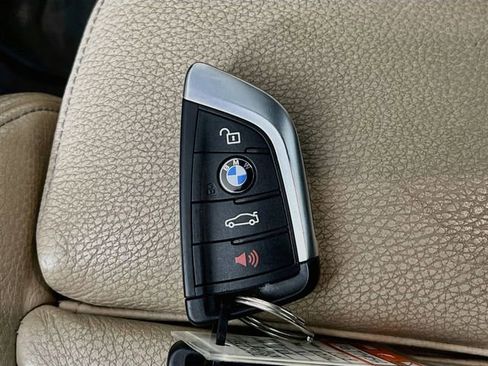 Used 2018 BMW X1 xDrive28i AWD/4WD image 11