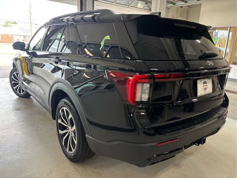 New 2026 Ford Explorer ST-Line AWD/4WD image 5
