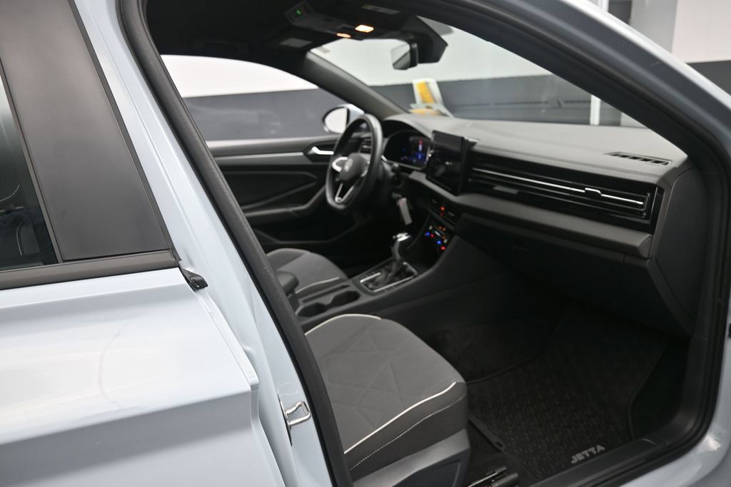 Used 2026 Volkswagen Jetta Sport FWD image 25