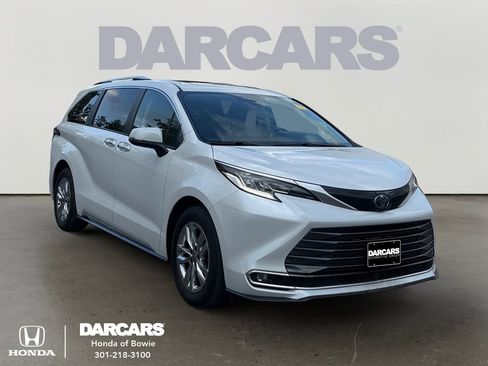 Used 2023 Toyota Sienna Limited AWD/4WD image 1