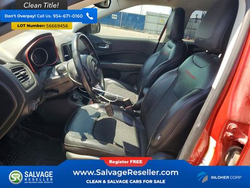 Used 2019 Jeep Compass Trailhawk AWD/4WD image 9